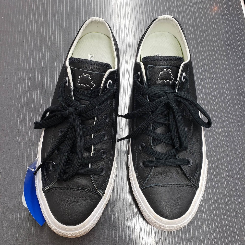 Converse Civilist Women's size 10 Men's Size 8 Black & White Leather Sneakers